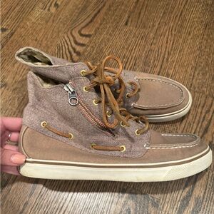 Sperry size 8